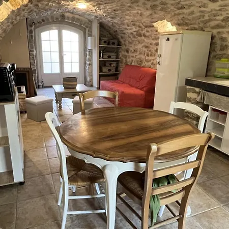 Du Mas Bouscas Apartment *